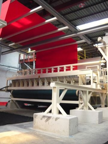 using Fibroline’s technologies, dry powders can be precisely impregnated within a nonwoven or distributed on its surface.