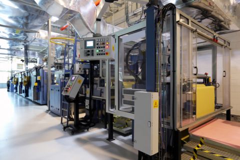Covestro’s pilot coating line in Shanghai, China, which required an investment of €3 million, was commissioned in April 2014.